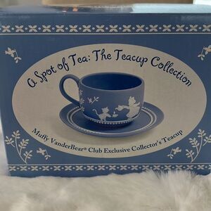 Muffy Vanderbear tea cup & saucer in box spot of tea